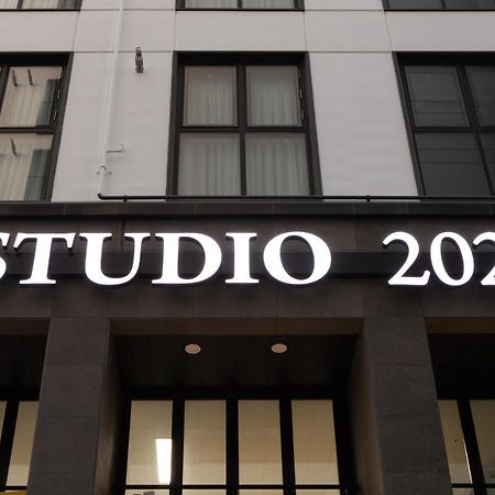 Busan Studio 202 Hotel Exterior photo